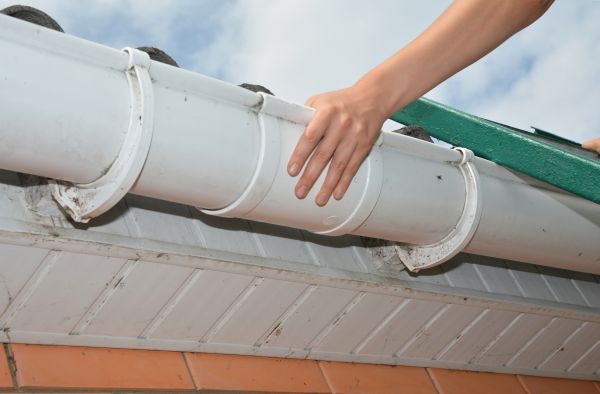Gutter Reattachment in Southern Pines
